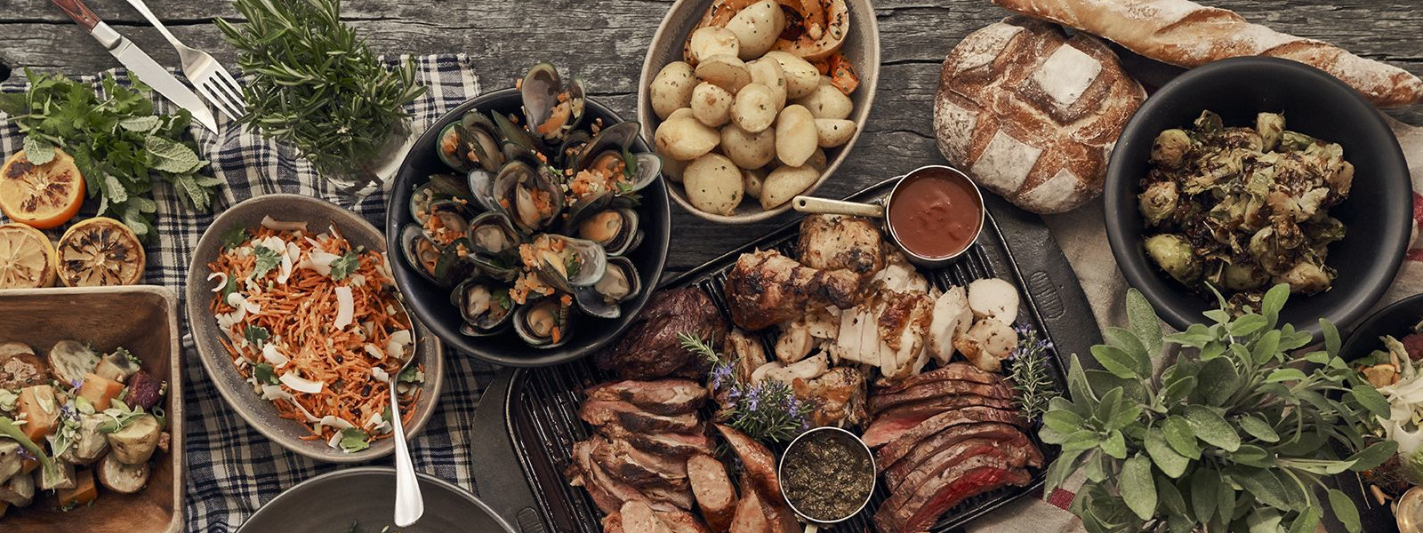 A imagem mostra 7 acompanhamentos para churrasco simples e fáceis